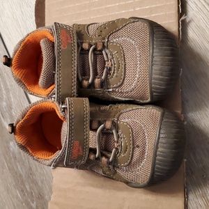 OshKosh shoes